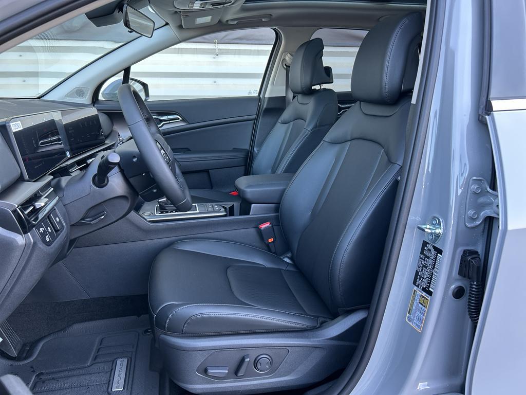 new 2026 Kia Sportage car, priced at $33,700