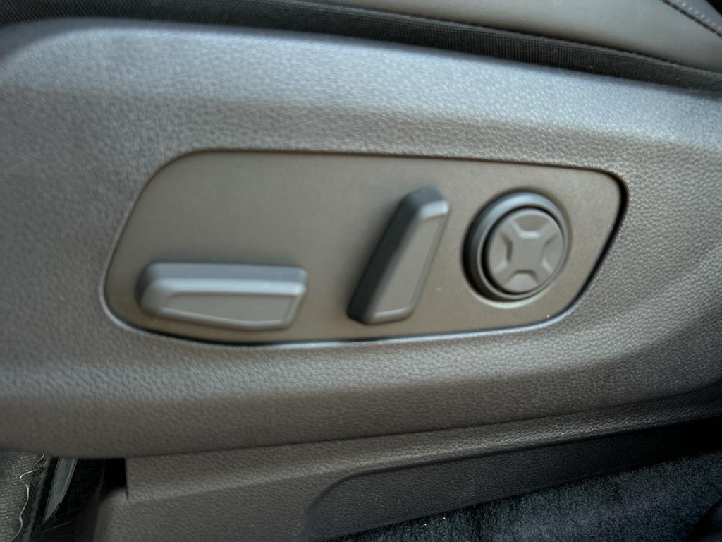 new 2026 Kia Carnival Hybrid car, priced at $43,765