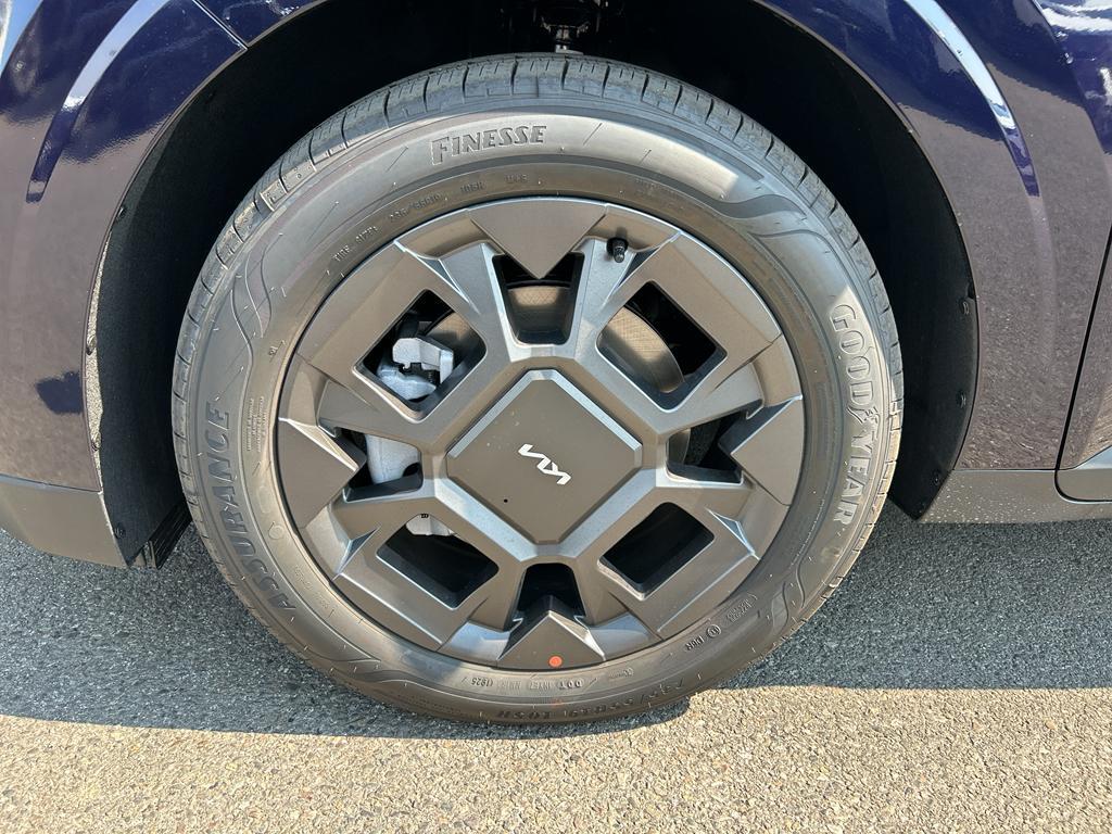 new 2026 Kia Carnival Hybrid car, priced at $43,765