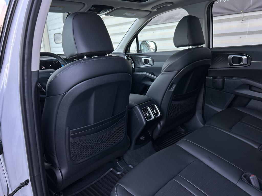 new 2026 Kia Sorento car, priced at $38,095