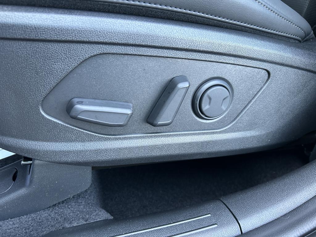 new 2026 Kia Sorento car, priced at $38,095