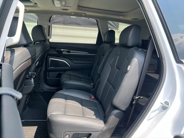 new 2025 Kia Telluride car, priced at $50,580