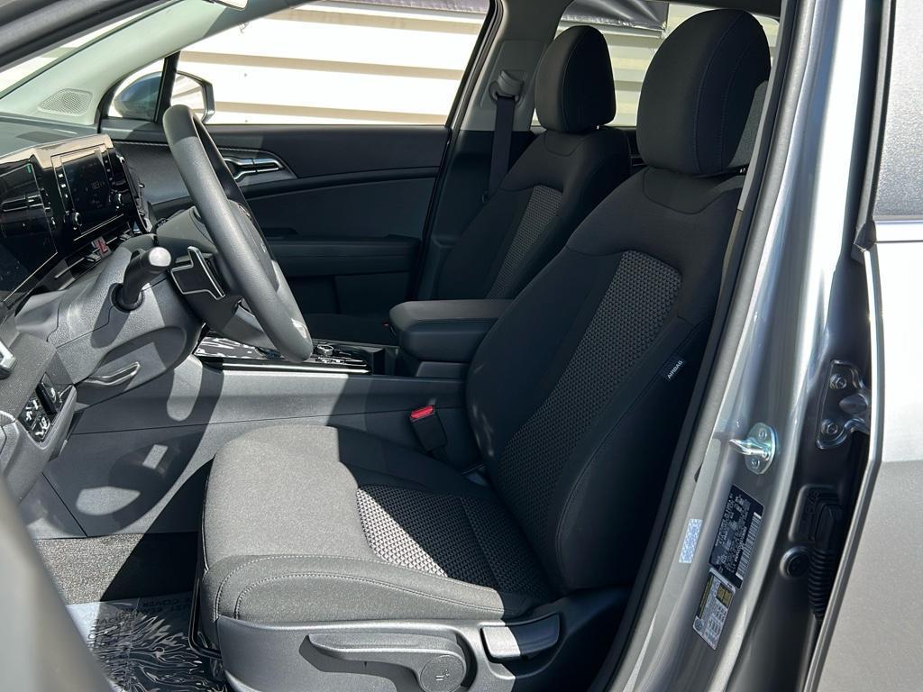 new 2025 Kia Sportage Hybrid car, priced at $30,295