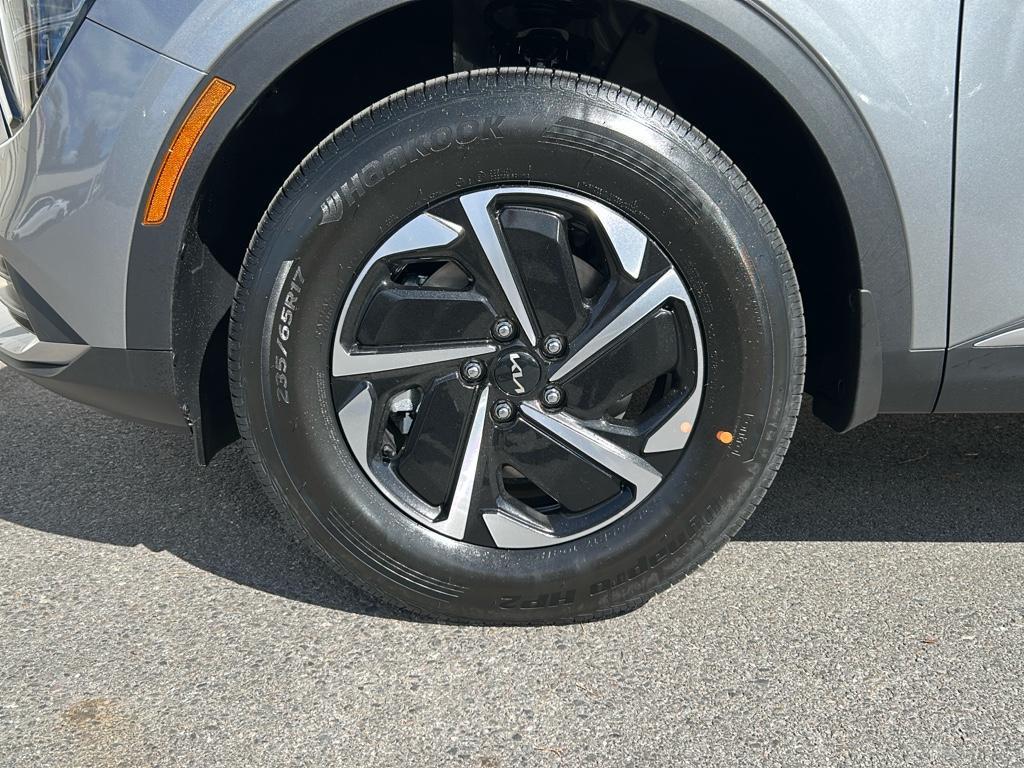 new 2025 Kia Sportage Hybrid car, priced at $30,295