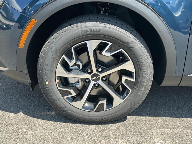 new 2025 Kia Sportage Hybrid car, priced at $36,055