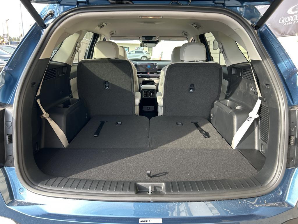 used 2025 Kia Sorento Hybrid car, priced at $39,000
