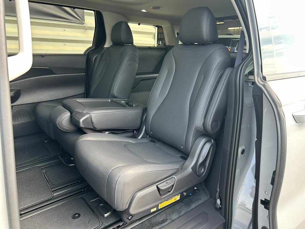 new 2026 Kia Carnival Hybrid car, priced at $53,895