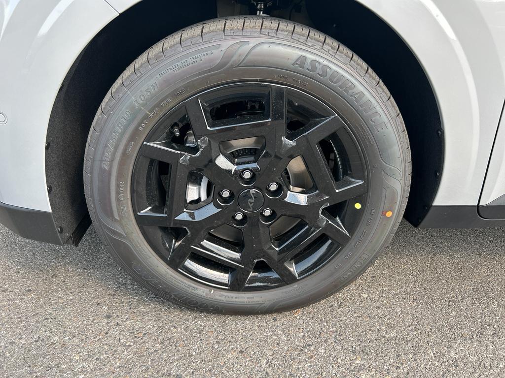 new 2026 Kia Carnival Hybrid car, priced at $53,895