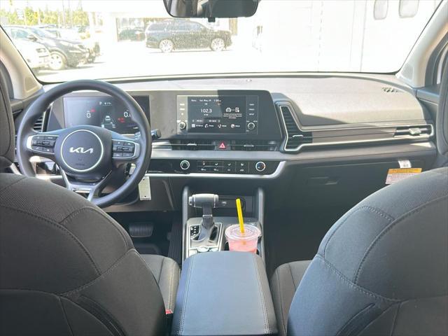 new 2025 Kia Sportage car, priced at $30,675