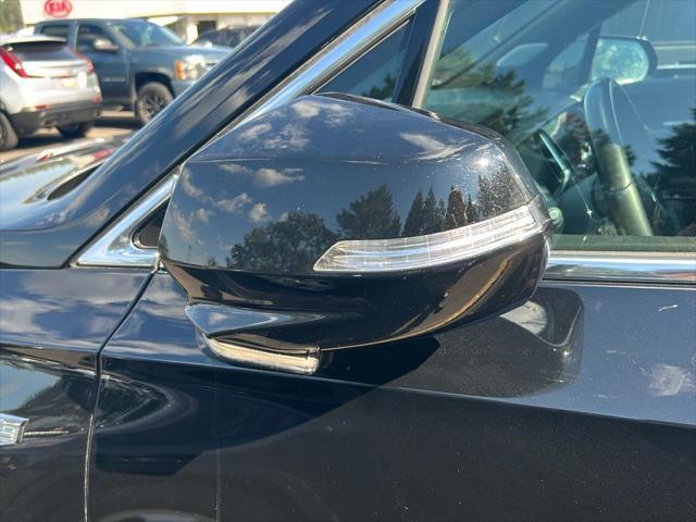 used 2023 Cadillac XT6 car, priced at $41,991