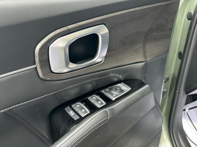 new 2025 Kia Sorento car, priced at $42,880