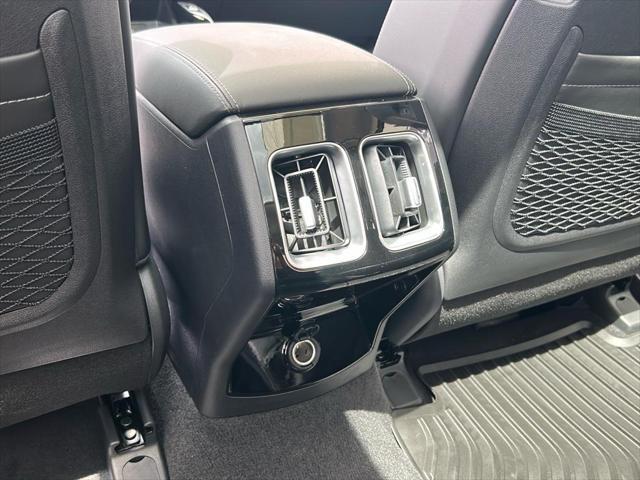 new 2025 Kia Sorento car, priced at $42,880