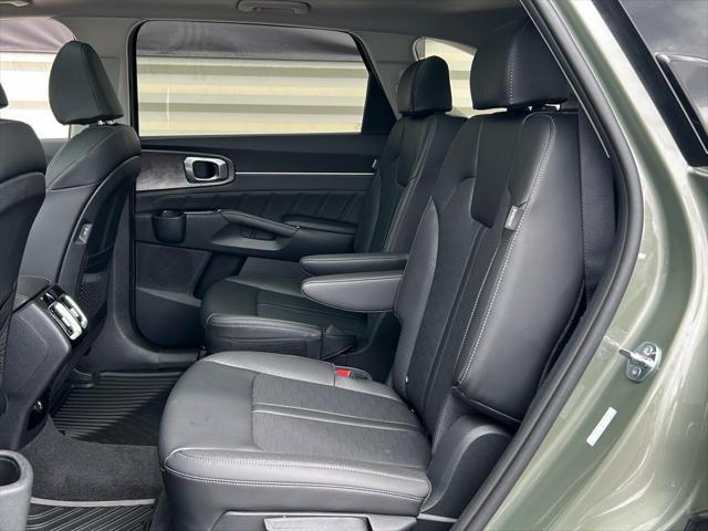 new 2025 Kia Sorento car, priced at $42,880