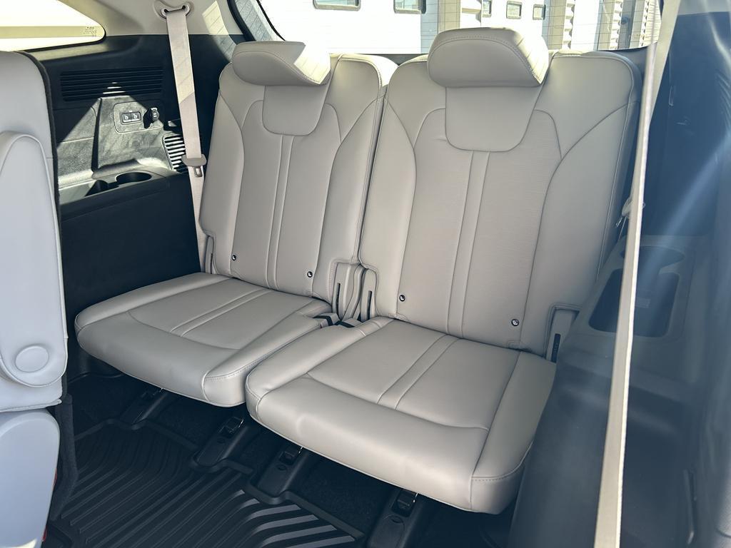 new 2025 Kia Sorento Hybrid car, priced at $39,075