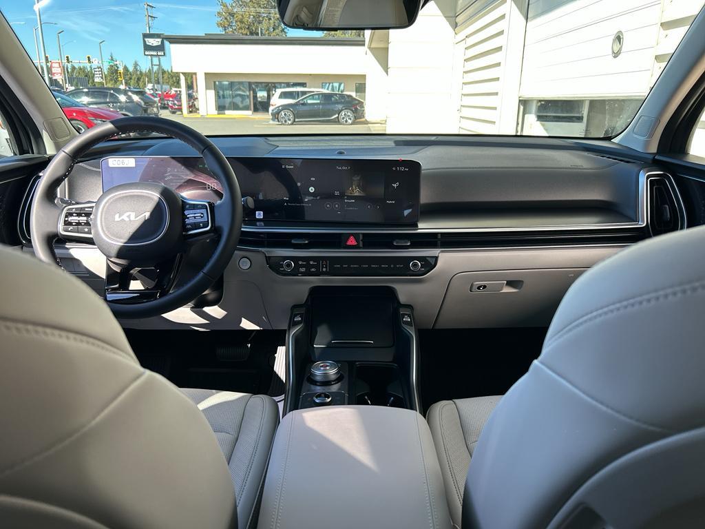 new 2025 Kia Sorento Hybrid car, priced at $39,075