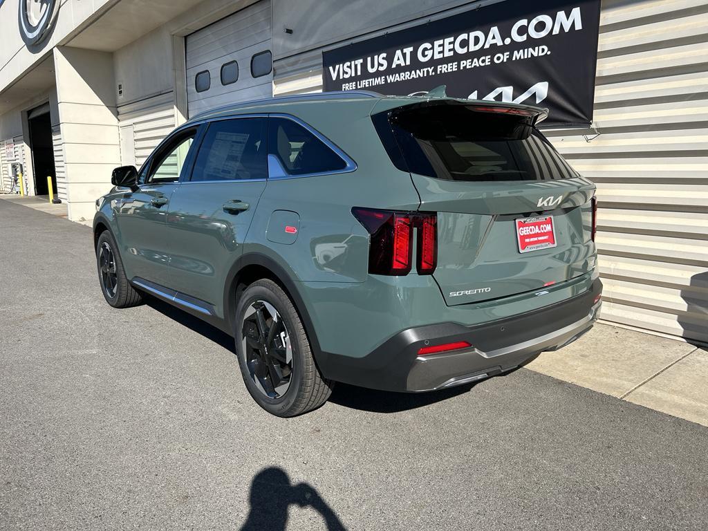new 2025 Kia Sorento Hybrid car, priced at $39,075