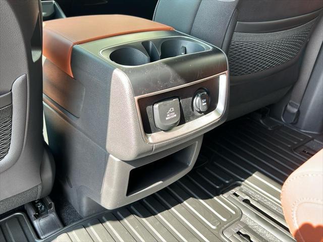 new 2026 Kia Carnival Hybrid car, priced at $55,080