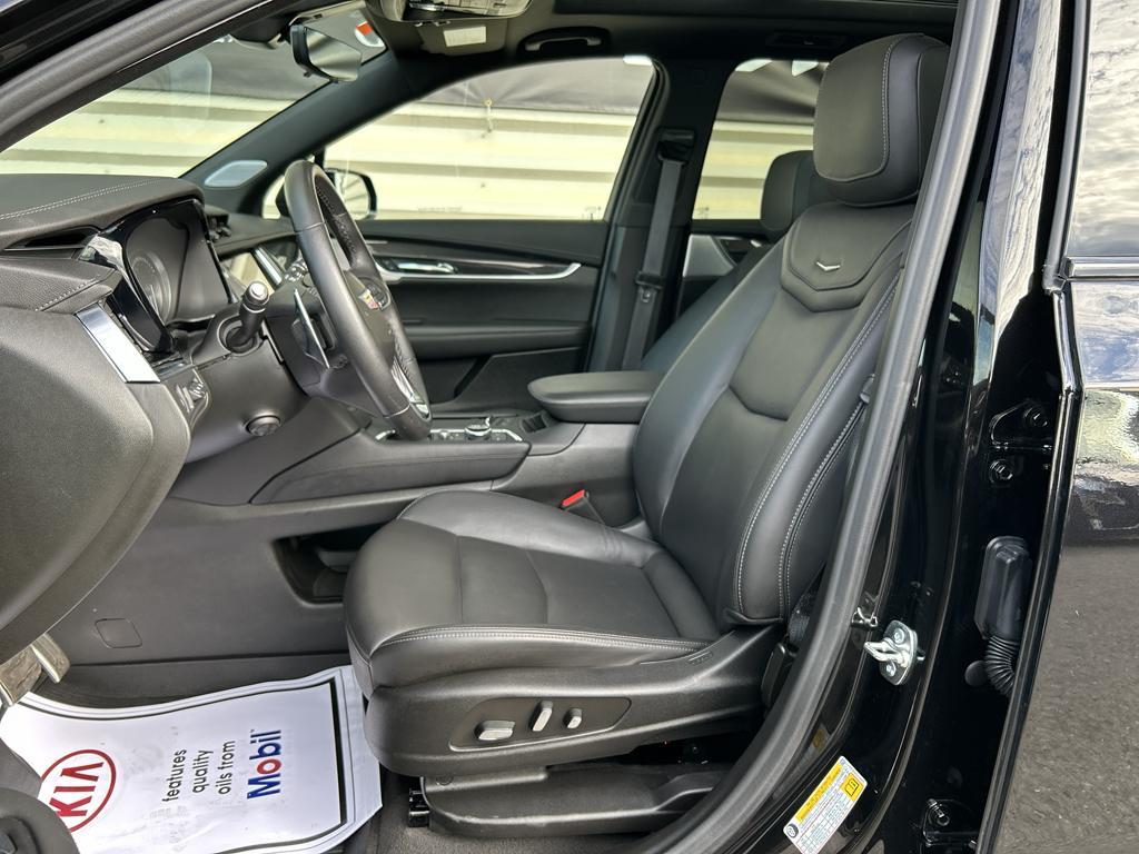 used 2025 Cadillac XT6 car, priced at $56,000