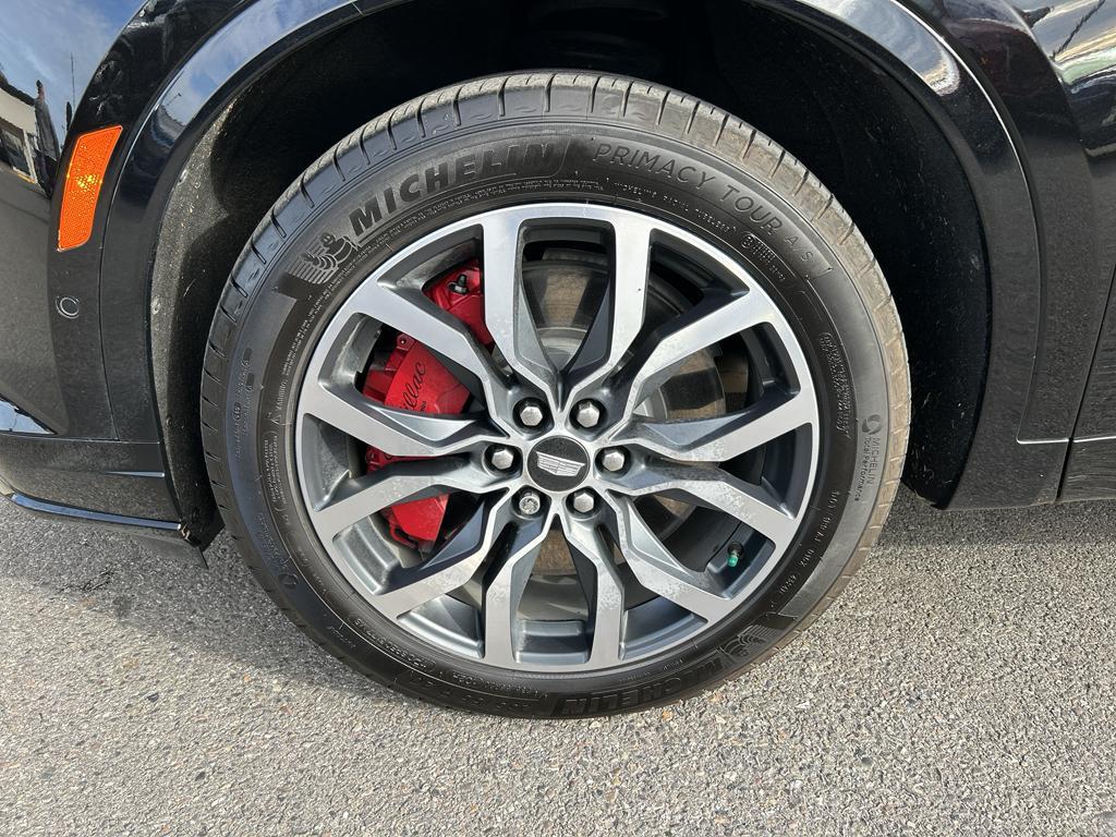 used 2025 Cadillac XT6 car, priced at $56,000