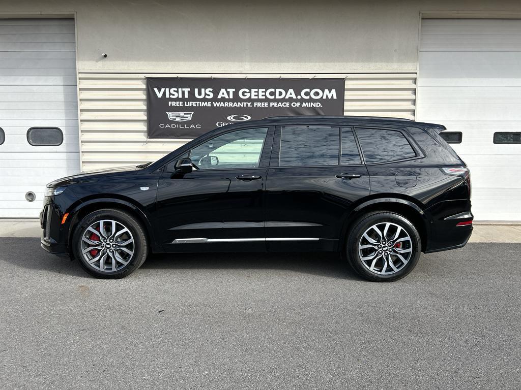 used 2025 Cadillac XT6 car, priced at $56,000