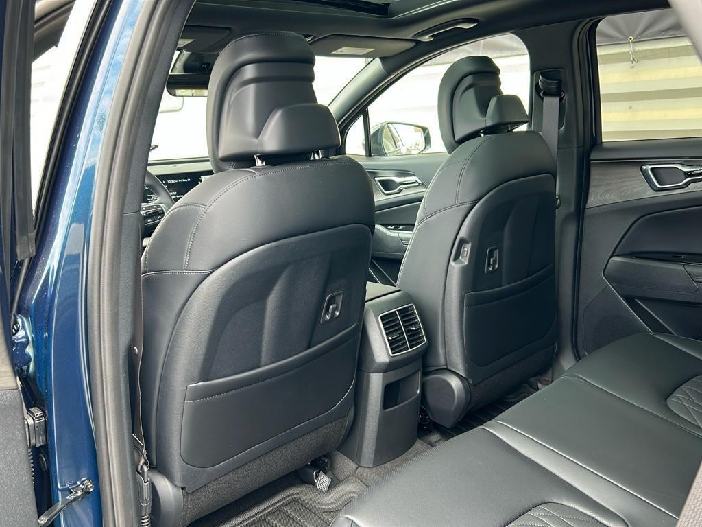new 2025 Kia Sportage car, priced at $39,055