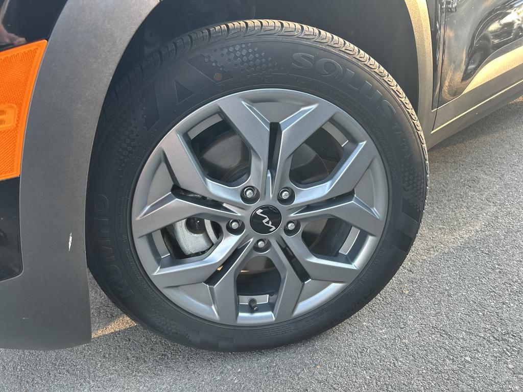 used 2024 Kia Seltos car, priced at $23,999