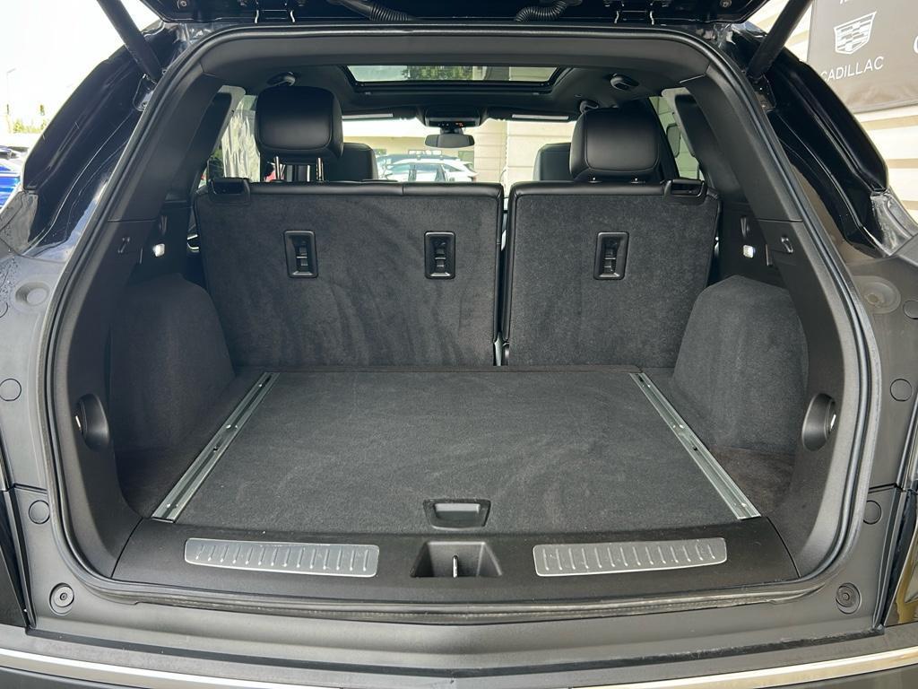 used 2023 Cadillac XT5 car, priced at $36,500