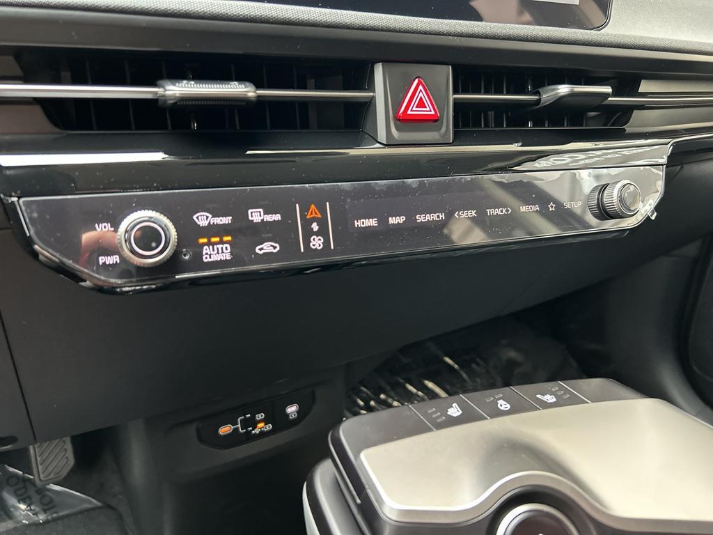 new 2025 Kia EV6 car, priced at $43,135