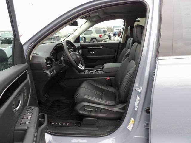 new 2025 Honda Pilot car, priced at $53,405