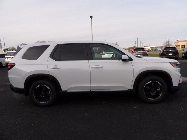 new 2025 Honda Pilot car, priced at $49,405