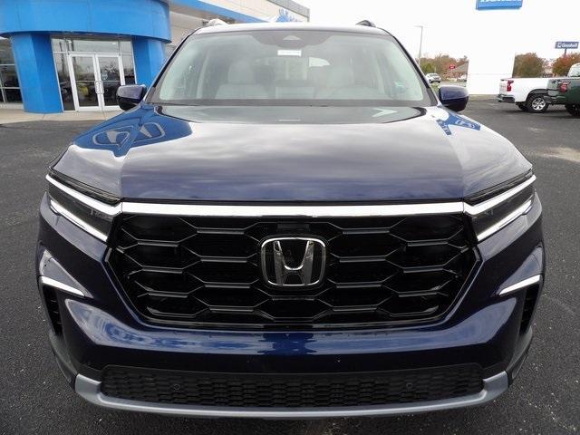 new 2025 Honda Pilot car, priced at $50,995