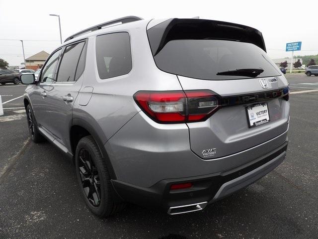 new 2025 Honda Pilot car, priced at $52,950
