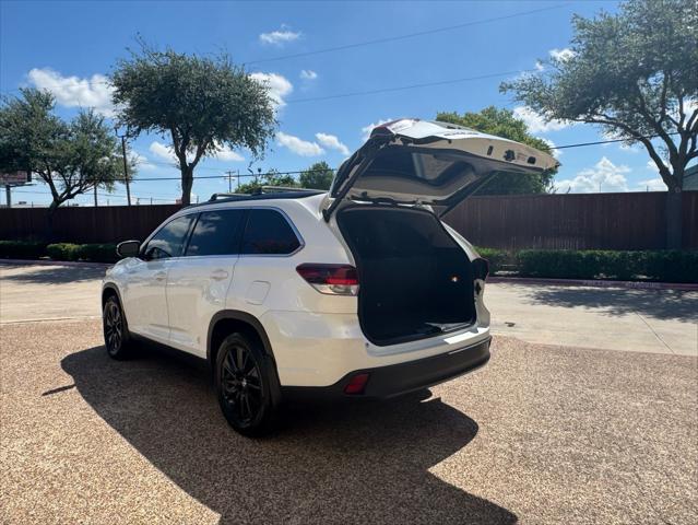used 2019 Toyota Highlander car, priced at $22,900