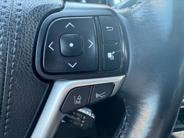 used 2019 Toyota Highlander car, priced at $22,900