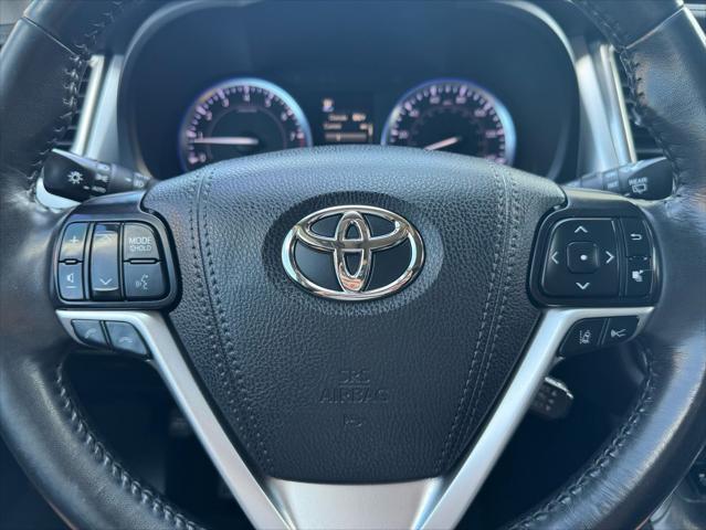 used 2019 Toyota Highlander car, priced at $22,900