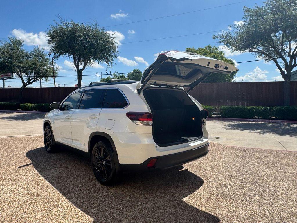 used 2019 Toyota Highlander car, priced at $22,900