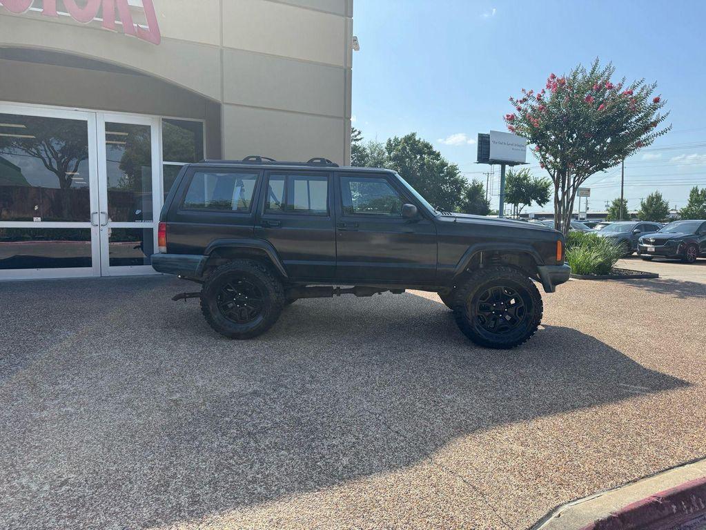 used 2000 Jeep Cherokee car, priced at $6,900