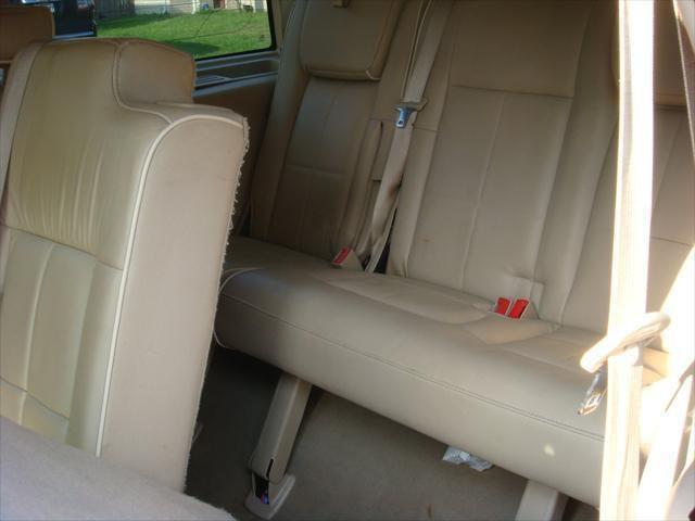 used 2007 Lincoln Navigator car, priced at $4,495