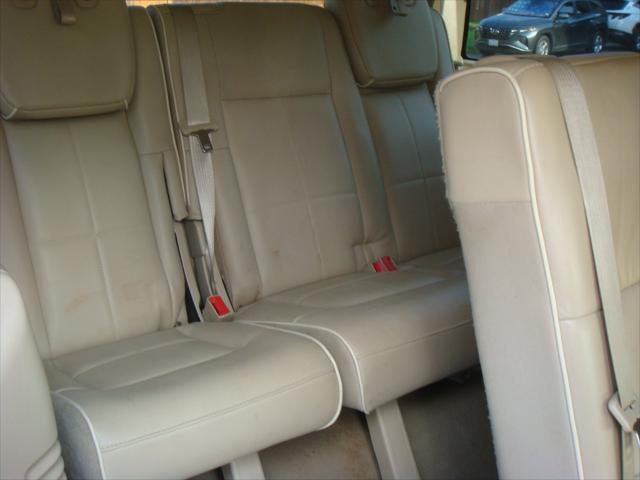 used 2007 Lincoln Navigator car, priced at $4,495