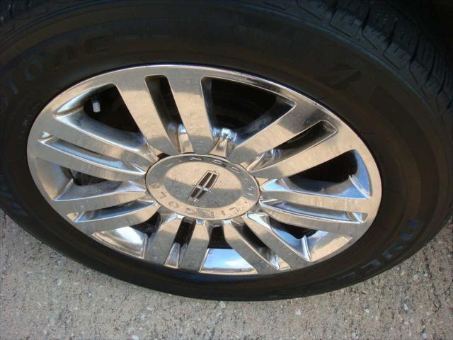 used 2007 Lincoln Navigator car, priced at $4,495