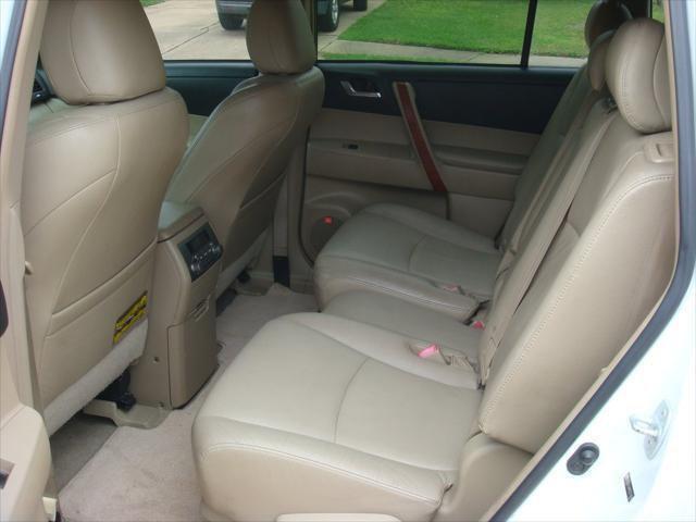 used 2009 Toyota Highlander car, priced at $6,495