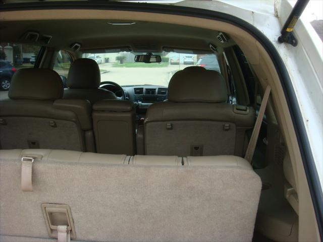 used 2009 Toyota Highlander car, priced at $6,495