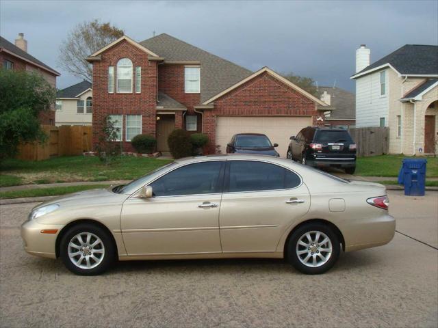 used 2002 Lexus ES 300 car, priced at $5,495