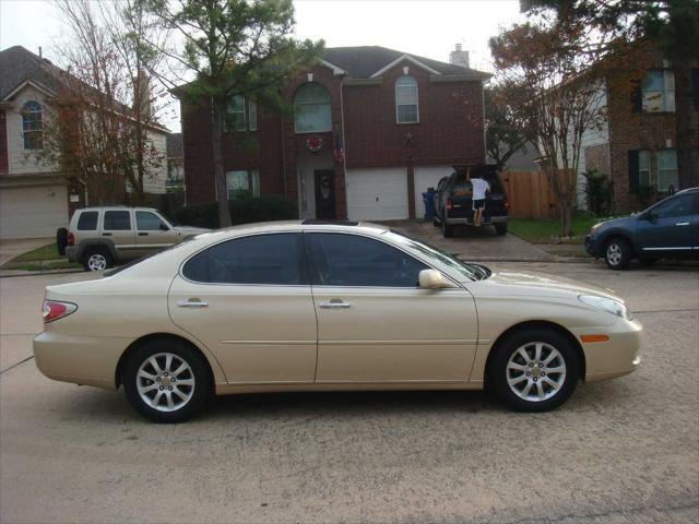 used 2002 Lexus ES 300 car, priced at $5,495