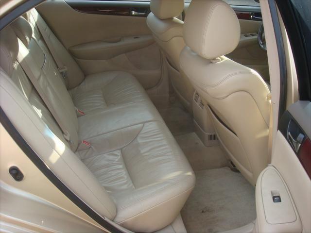 used 2002 Lexus ES 300 car, priced at $5,495