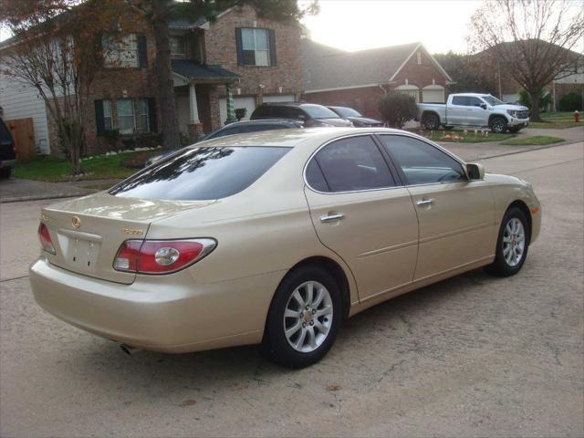 used 2002 Lexus ES 300 car, priced at $5,495