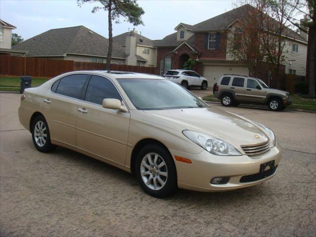 used 2002 Lexus ES 300 car, priced at $5,495