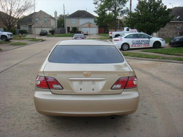 used 2002 Lexus ES 300 car, priced at $5,495