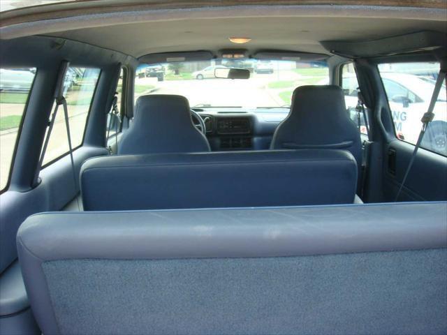 used 1995 Dodge Caravan car, priced at $3,995
