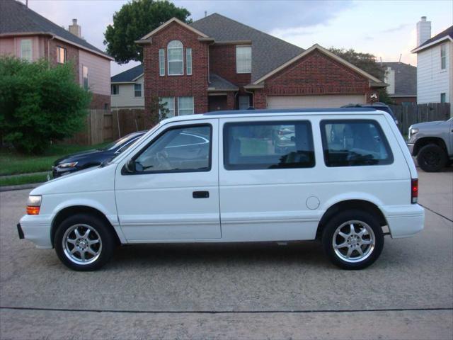 used 1995 Dodge Caravan car, priced at $3,995